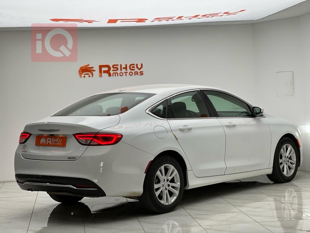 Chrysler 200